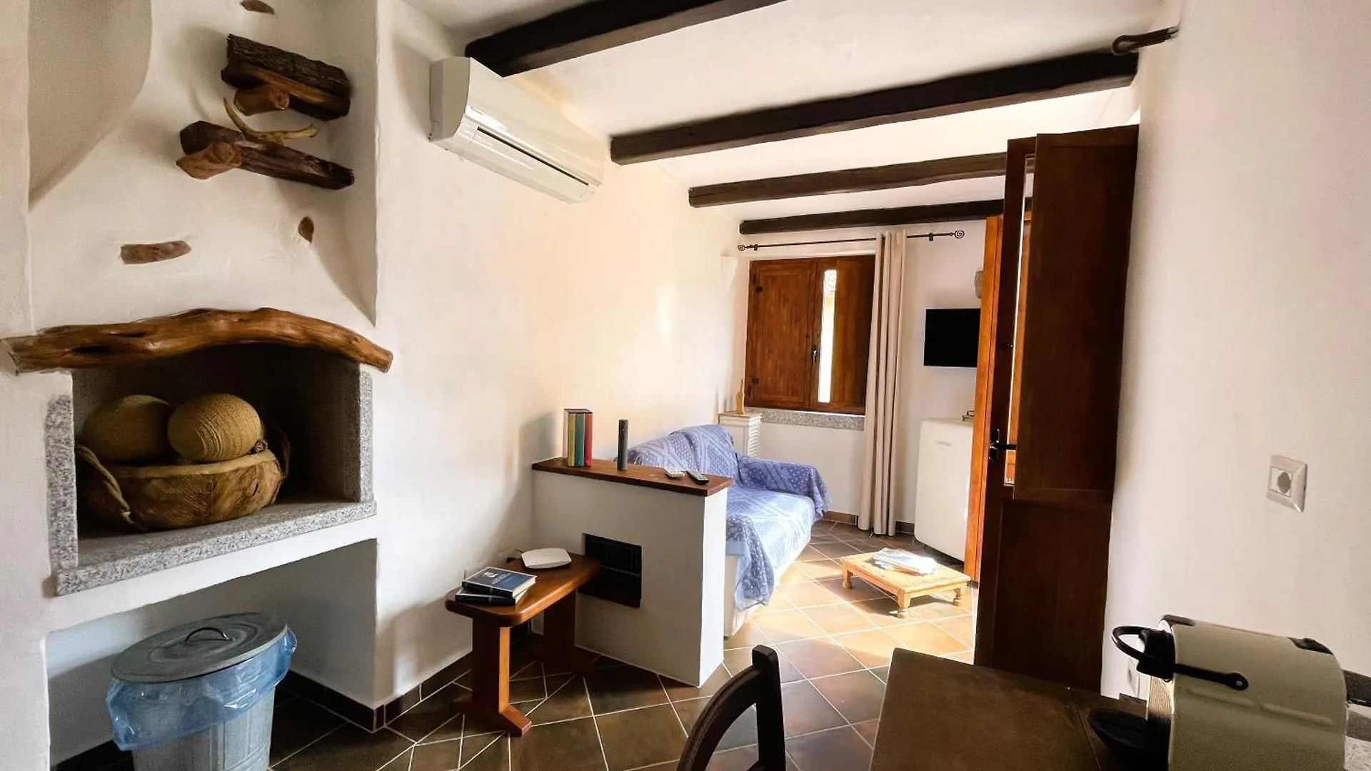 Amsicora 8 Lt Hotel Olbia Guest house