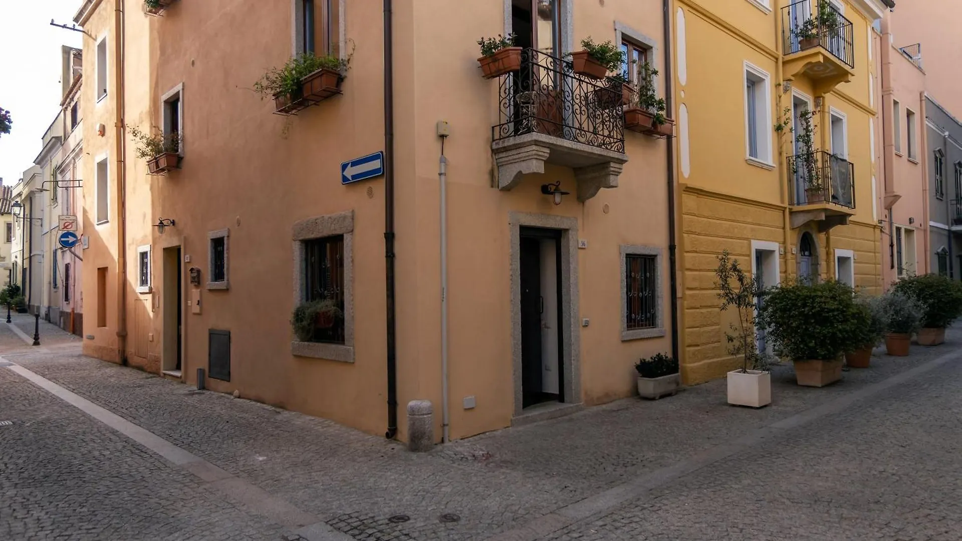 Amsicora 8 Lt Hotel Olbia 0*,  Italy